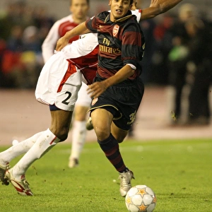 Theo Walcott (Arsenal) Mickael Tavares (Slavia Prague)