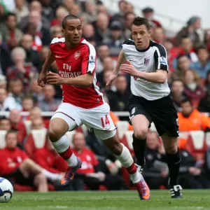 Theo Walcott (Arsenal) Nicky Shorey (Fulham). Arsenal 4: 0 Fulham. Barclays Premier League Theo Walcott (Arsenal) Nicky Shorey (Fulham). Arsenal 4: 0 Fulham. Barclays Premier League