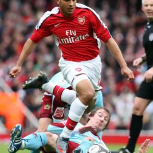 Theo Walcott (Arsenal) Wade Elliott (Burnley) Theo Walcott (Arsenal) Wade Elliott (Burnley)