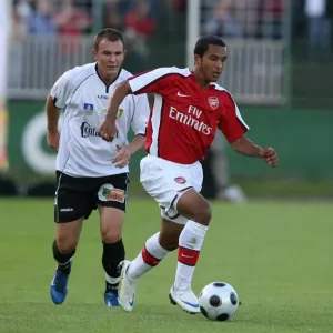 Theo Walcott (Arsenal) Zoltan Csontos (Szombathely) Theo Walcott (Arsenal) Zoltan Csontos (Szombathely)