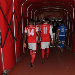 Theo Walcott et Mesut Ozil (Arsenal) dans le tunnel des joueurs. Arsenal 3 : 1 Bournemouth.