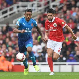 Theo Walcott Outmaneuvers Pizzi: Arsenal vs SL Benfica, Emirates Cup 2017-18 Theo Walcott Outmaneuvers Pizzi: Arsenal vs SL Benfica, Emirates Cup 2017-18
