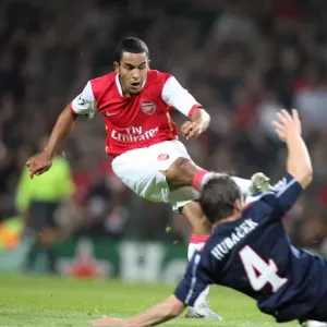 Theo Walcott scores Arsenals 3rd goal, his 1st past David Hubacek (Slavia) Theo Walcott scores Arsenals 3rd goal, his 1st past David Hubacek (Slavia)