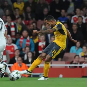 Theo Walcott Scores Arsenal's Second Goal Against FC Basel in UEFA Champions League (2016-17) Theo Walcott Scores Arsenal's Second Goal Against FC Basel in UEFA Champions League (2016-17)