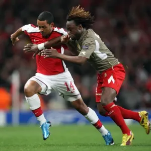 Theo Walcott Scores Double as Arsenal Tops Standard Liege 2-0 in Champions League
