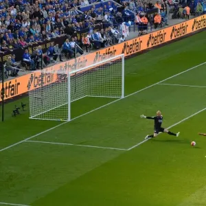 Theo Walcott Scores Against Kasper Schmeichel: A Goal to Remember (Leicester City vs. Arsenal, 2015/16) Theo Walcott Scores Against Kasper Schmeichel: A Goal to Remember (Leicester City vs. Arsenal, 2015/16)