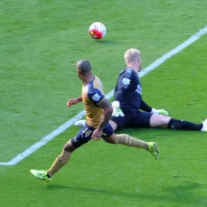 Theo Walcott Scores Against Kasper Schmeichel: Leicester City vs. Arsenal (2015/16) Theo Walcott Scores Against Kasper Schmeichel: Leicester City vs. Arsenal (2015/16)