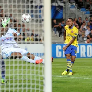 Theo Walcott Scores Against Mandanda: Arsenal Triumphs Over Marseille in Champions League Clash Theo Walcott Scores Against Mandanda: Arsenal Triumphs Over Marseille in Champions League Clash