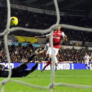 Theo Walcott Scores Against Michel Vorm: Swansea City vs. Arsenal, Premier League 2011-12
