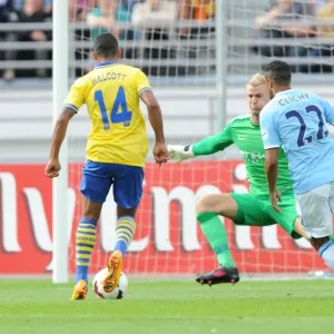 Theo Walcott Scores the Opener: Arsenal vs. Manchester City (2013) - Chipping Over Joe Hart Theo Walcott Scores the Opener: Arsenal vs. Manchester City (2013) - Chipping Over Joe Hart