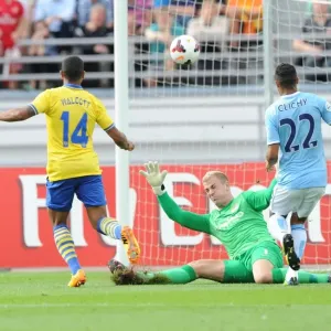 Theo Walcott Scores the Opener: Arsenal vs. Manchester City Pre-Season Friendly 2013 Theo Walcott Scores the Opener: Arsenal vs. Manchester City Pre-Season Friendly 2013