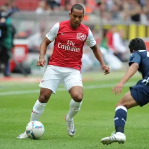 Theo Walcott vs Andrezinho: Clash in Pre-Season Friendly between Cologne and Arsenal