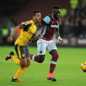 Theo Walcott vs. Arthur Masuaku: Battle at London Stadium - West Ham United vs. Arsenal (Premier League, 2016-17) Theo Walcott vs. Arthur Masuaku: Battle at London Stadium - West Ham United vs. Arsenal (Premier League, 2016-17)