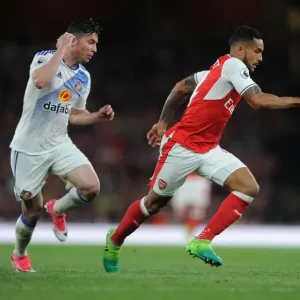 Theo Walcott vs. Bryan Oviedo: A Battle at the Emirates - Arsenal v Sunderland, Premier League 2016-17