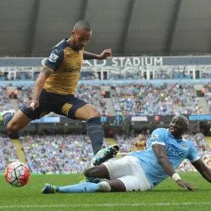 Theo Walcott vs Eliaquim Mangala: A Premier League Battle at Manchester City (May 2016) Theo Walcott vs Eliaquim Mangala: A Premier League Battle at Manchester City (May 2016)
