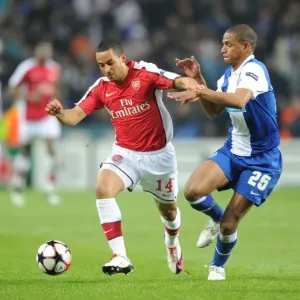 Theo Walcott vs. Fernando: Arsenal vs. FC Porto, UEFA Champions League First Leg (2-1 in favor of Porto, 17/2/2010)