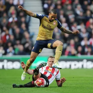 Theo Walcott vs. Lee Cattermole: A Premier League Battle at Sunderland's Stadium of Light (April 2016)