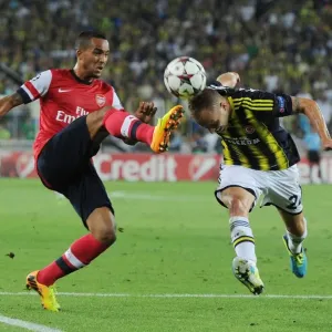 Theo Walcott vs. Michal Kadlec: A Clash in the UEFA Champions League Play-offs between Fenerbahce and Arsenal