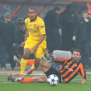 Theo Walcott vs. Razvan Rat: Arsenal's Close Call Against Shakhtar Donetsk in the UEFA Champions League (3/11/2010)