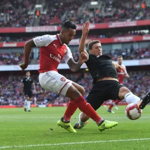 Theo Walcott vs. Sebastien Corchia: Arsenal vs. Sevilla - Emirates Cup 2017-18
