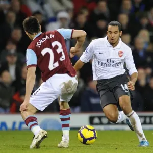 Theo Walcott vs. Stephen Jordan: A Draw at Burnley's Turf Moor in the Barclays Premier League (2009-10) Theo Walcott vs. Stephen Jordan: A Draw at Burnley's Turf Moor in the Barclays Premier League (2009-10)