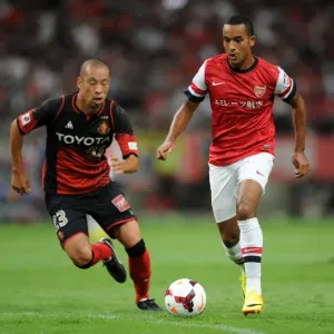 Theo Walcott vs. Yosuke Ishibitsu: Nagoya Grampus vs. Arsenal, 2013