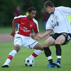 Theo Walcott vs. Zoltan Csontos: Szombathely vs. Arsenal (2008) Theo Walcott vs. Zoltan Csontos: Szombathely vs. Arsenal (2008)