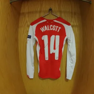 Theo Walcott's Arsenal Kit: Ready for Battle against RSC Anderlecht (UEFA Champions League, 2014) Theo Walcott's Arsenal Kit: Ready for Battle against RSC Anderlecht (UEFA Champions League, 2014)
