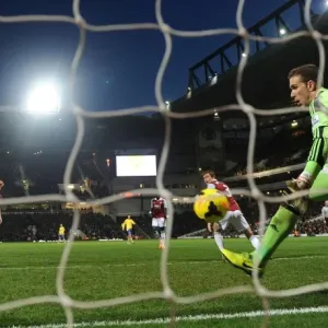Theo Walcott's Brace: Arsenal Tops West Ham United in Premier League Clash
