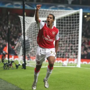 Theo Walcott's Brace: Arsenal's Dominant 7-0 Win Over Slavia Prague in the Champions League Theo Walcott's Brace: Arsenal's Dominant 7-0 Win Over Slavia Prague in the Champions League