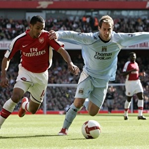 Theo Walcott's Brace Leads Arsenal to 2:0 Victory over Manchester City, Barclays Premier League, Emirates Stadium, 4/4/09