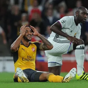 Theo Walcott's Controversial Penalty Appeal vs. Eder Balanta (Arsenal vs. FC Basel, UEFA Champions League 2016-17) Theo Walcott's Controversial Penalty Appeal vs. Eder Balanta (Arsenal vs. FC Basel, UEFA Champions League 2016-17)