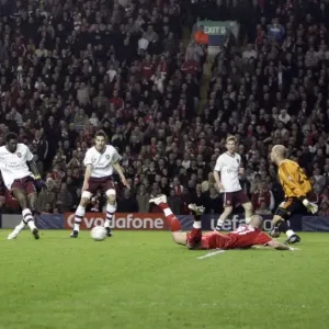 Theo Walcott's Cross Sets Up Adebayor's Goal: Arsenal's Comeback in Champions League Quarterfinal vs Liverpool Theo Walcott's Cross Sets Up Adebayor's Goal: Arsenal's Comeback in Champions League Quarterfinal vs Liverpool