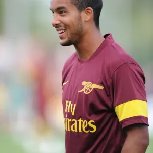 Theo Walcott's Dominance: Arsenal Crushes SC Neusiedl 4-0 Theo Walcott's Dominance: Arsenal Crushes SC Neusiedl 4-0