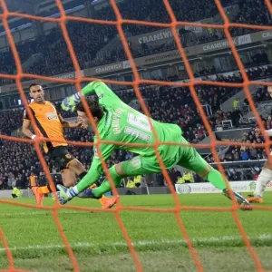 Theo Walcott's Dramatic Hat-Trick: Arsenal Advance in FA Cup with 3-2 Win over Hull City Theo Walcott's Dramatic Hat-Trick: Arsenal Advance in FA Cup with 3-2 Win over Hull City