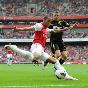 Theo Walcott's Hat-Trick: Arsenal Crushes Bolton Wanderers 3-0 in Premier League Theo Walcott's Hat-Trick: Arsenal Crushes Bolton Wanderers 3-0 in Premier League