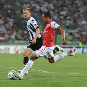 Theo Walcott's Strike: Arsenal's Winning Moment against Udinese in the UEFA Champions League Play-Off (2011) Theo Walcott's Strike: Arsenal's Winning Moment against Udinese in the UEFA Champions League Play-Off (2011)