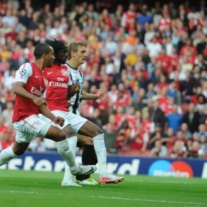 Theo Walcott's Stunner: Arsenal's Winning Goal Against Udinese in 2011-12 Champions League Play-Off