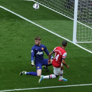 Theo Walcott's Stunning Goal: Arsenal vs Manchester United, 2012-13 - Beating David De Gea at Emirates Stadium Theo Walcott's Stunning Goal: Arsenal vs Manchester United, 2012-13 - Beating David De Gea at Emirates Stadium