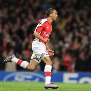 Theo Walcott's Thrilling Goal: Arsenal vs. Barcelona, 2010 Champions League Quarterfinal