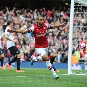 Theo Walcott's Thrilling Goal: Arsenal vs. Manchester United, Premier League 2012-13 Theo Walcott's Thrilling Goal: Arsenal vs. Manchester United, Premier League 2012-13
