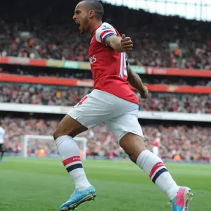 Theo Walcott's Thrilling Goal: Arsenal vs Manchester United, Premier League 2012-13 Theo Walcott's Thrilling Goal: Arsenal vs Manchester United, Premier League 2012-13