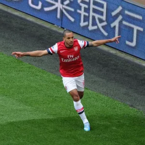 Theo Walcott's Thrilling Goal: Arsenal's Victory over Manchester United, Premier League 2012-13 Theo Walcott's Thrilling Goal: Arsenal's Victory over Manchester United, Premier League 2012-13