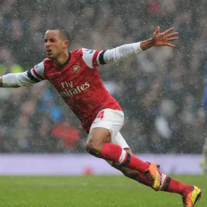 Theo Walcott's Thrilling Goal: A Stunner at Stamford Bridge (Chelsea vs. Arsenal, Premier League 2012-13)