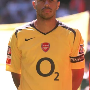 Thierry Henry (Arsenal). Arsenal 1: 2 Chelsea. FA Community Shield