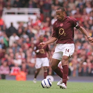 Thierry Henry (Arsenal). Arsenal 2: 0 Newcastle United. FA Premier League