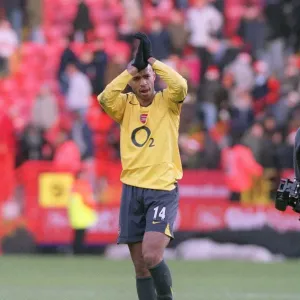 Thierry Henry (Arsenal) claps the fans at the end of the match Thierry Henry (Arsenal) claps the fans at the end of the match
