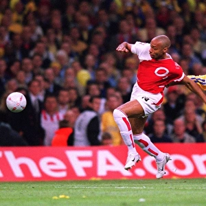 Thierry Henry (Arsenal) Claus Lundekvam (Southampton). Arsenal 1: 0 Southampton