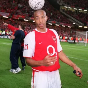 Thierry Henry (Arsenal) after the day. Arsenal 1: 0 Southampton. The F Thierry Henry (Arsenal) after the day. Arsenal 1: 0 Southampton. The F