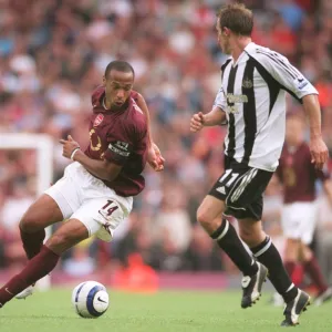 Thierry Henry (Arsenal) Lee Bowyer (Newcastle). Arsenal 2: 0 Newcastle United